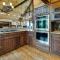 Cabin with Game Room and Hot Tub in Broken Bow! - بروكن بو
