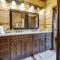 Cabin with Game Room and Hot Tub in Broken Bow!