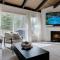 Luxury Tahoe Getaway in Incline Village - 斜坡村