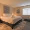 Shabby Chic Oceanside King & 2 Queen bed Pool GYM