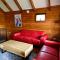 Sunnyhurst Chalets Rural Stay - بريدج تاون