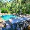 POINCIANA 101 HAMILTON ISLAND CENTRALLY LOCATED 3 BEDROOM, plus BUGGY!!