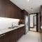 Maison Privee - Ultra Chic High-Floor Apt with Direct Burj Khalifa & Fountains Views - Dubaj
