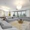 Maison Privee - Ultra Chic High-Floor Apt with Direct Burj Khalifa & Fountains Views - Dubaj