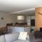 Appartement Rénové au Centre de la Station avec Balcon, Près des Pistes et Commerces - FR-1-346-400
