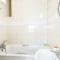 Ground Floor En-Suite Room with a Private Kitchen and Parking in a 5-Bedroom House at Hanwell