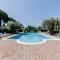 Algioja Apartment with Pool & Parking