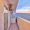 Beautiful, 2BR Penthouse with large balcony + BBQ by 360 Estates