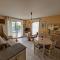 Chatelaillon-Plage Centre-Ville: Apt 4 pers, balcon, parking, piscine, wifi - FR-1-706-21 - 沙特拉永普拉日