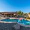 Glendale Retreat -pickleball+pool+9-hole mini golf