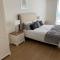 Bracknell Stunning 2 Bedroom and 2 Bathroom Apartment - Bracknell