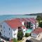 Beachside 109 with Direct Beach Access Pool and Hot Tub - ترافيرس سيتي