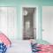 Beach 321 with Vaulted Ceilings Pool Hot Tub and Stunning Views from Private Deck - Траверс-Сити