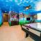 8BR Mansion: Packed with Fun and Comfort for All - Orlando