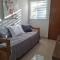 Apt 17 com 2 suítes com ar cond