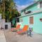 Walk to the beach - Island Villa