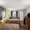 Super 8 by Wyndham Branson - Shepherd of the Hills Exwy - 布兰森