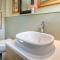 Lymington Lodge