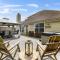 Lake Forest Retreat
