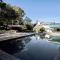 Modern Bennett Valley Home with Privacy and Views - 圣罗莎