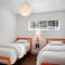 Modern Bennett Valley Home with Privacy and Views - 圣罗莎
