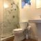 Modern Bennett Valley Home with Privacy and Views - 圣罗莎