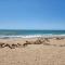 3 bedroom townhouse w garage blocks from the beach