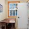 3BR Home Large Kitchen Mins To DwnTwn