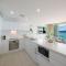 Penthouse Oasis On Airlie