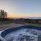 Amethyst - 1 Bed with Hot Tub - Kundalini Lodge