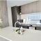Addington townhouse with carpark 8mins walk to Hagley park south