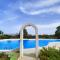 Bild des Holiday House with POOL & TENNIS COURT