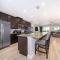 8BR Mansion: Packed with Fun and Comfort for All - Orlando