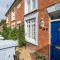 Impeccable 3 bed 2 bath Central Cowes Cottage