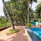 Casa DCM and Esmeralda - Villas and Lake view Rooms in Bambolim with Swimming Pool acces