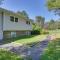 Kiamesha Lake Home with Deck 4 Mi to Resorts World! - مونتايسلو
