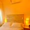 Petite Suite Juquehy - A 2 quadras do Mar - Pequena mas completa - 13 metros quadrados - Ar cond - Frigobar - Microondas - TV Smart - Serviço de Praia - Roupa cama e banho luxo - Wi Fi - Janelas e portas acústicas - Espaço livre de mofo - Tudo Novo! - 朱奎