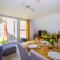 Escape to a Clifftop Chalet with pool and tennis onsite - 1A Kingsdown Holiday Park