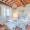 Elisa Farmhouse Apartment in Wine Resort in Lucca