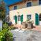 Elisa Farmhouse Apartment in Wine Resort in Lucca