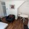 Charming 2-Bed Garden Flat - London