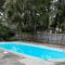 Charming home near Folly & Downtown Charleston - Charleston
