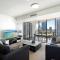 Luxe High-rise with Al Fresco Dining & Ocean views - Gold Coast