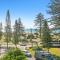 Beachfront Bliss at Kirra Beach with Pool