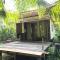 บ้านปุณยาพร โฮมสเตย์ - Amphawa