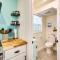 Cozy Cottage Minutes to Downtown Southport! - 绍斯波特