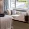 Stylish 2 bed pet-friendly coastal retreat