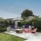 Stylish 2 bed pet-friendly coastal retreat