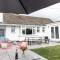 Stylish 2 bed pet-friendly coastal retreat