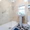 Spacious 3 bedroom close to Leeds city centre with parking - Short Stay Leeds - Knowsthorpe